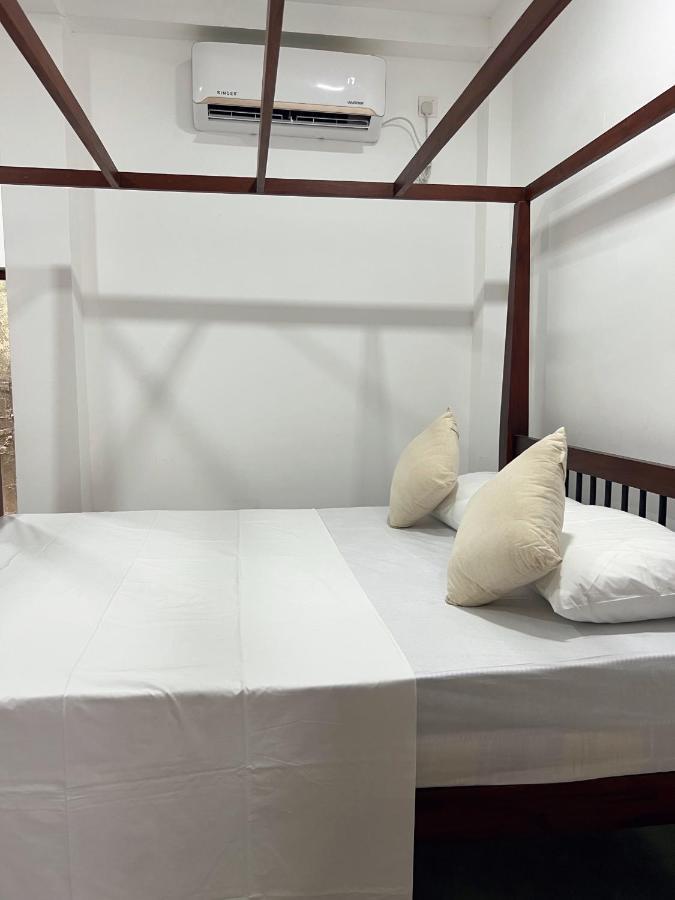 Komox Gedara 高尔 外观 照片