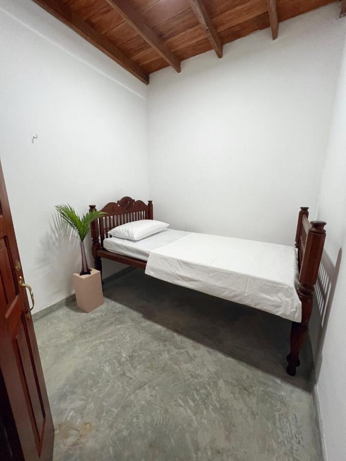 Komox Gedara 高尔 外观 照片